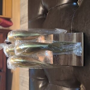 New in box/giftable cheese knife gift set with magnetic wooden block